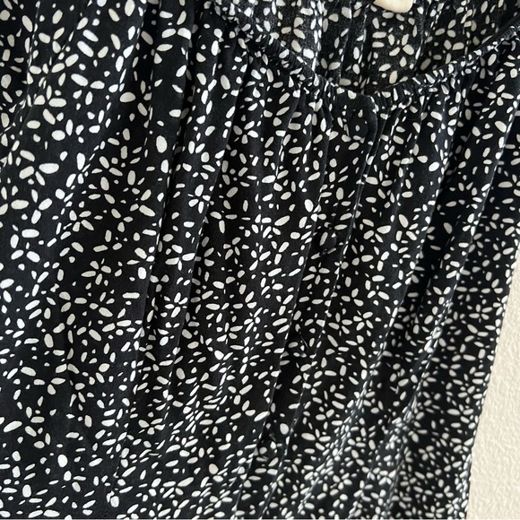 Roxy Black and White Boho Feminine Casual Dress Sweetheart Neckline Small - Picture 3 of 7